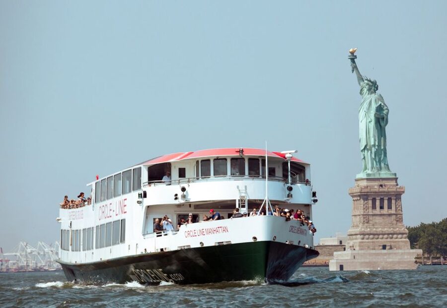 NYC: Circle Line 1.5-Hr Landmarks Skip-The-Box-Office Cruise - Starting at Pier 83 and choosing your seat