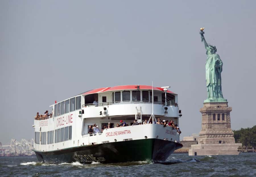 NYC: Circle Line 1-Hr Statue of Liberty Skip-The-Line Cruise - Bridges, ferries, and the harbor route