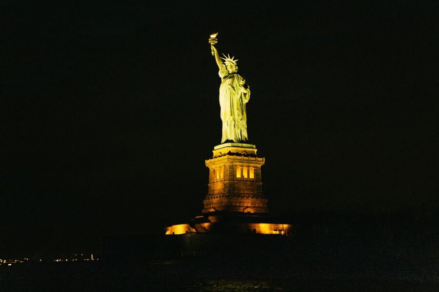 NYC: Circle Line 2h Harbor Lights Cruise Skip-The-Box-Office - Ellis Island and the close approach to Lady Liberty