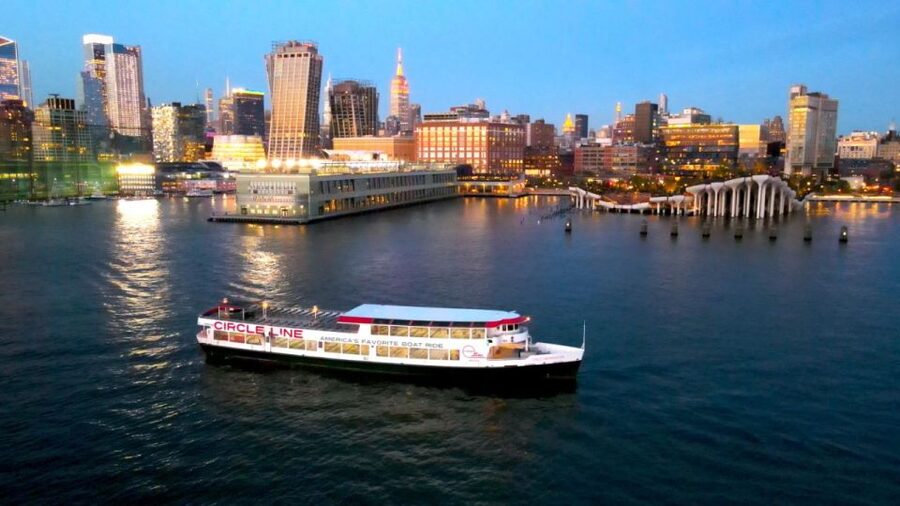 NYC: Circle Line 2h Harbor Lights Cruise Skip-The-Box-Office - Choosing indoor comfort or outdoor photos