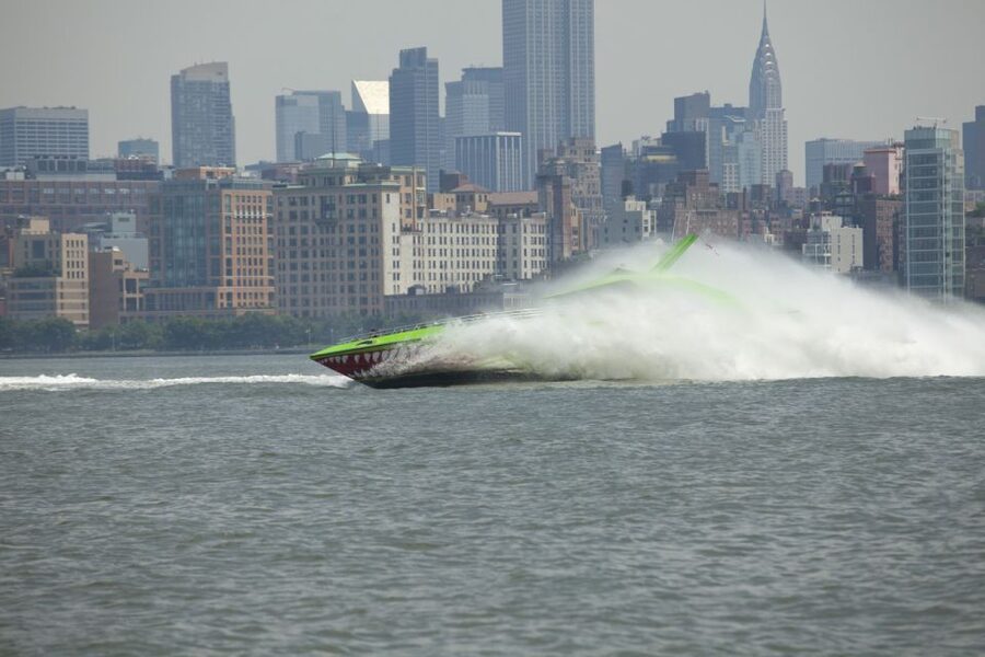 NYC: Circle Line "The Beast" Midtown/Downtown Speedboat Ride - What $34 gets you