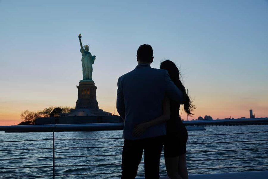 NYC: City Cruises Luxury Brunch, Lunch or Dinner Cruise - Comfort, weather, and the practical trade-offs