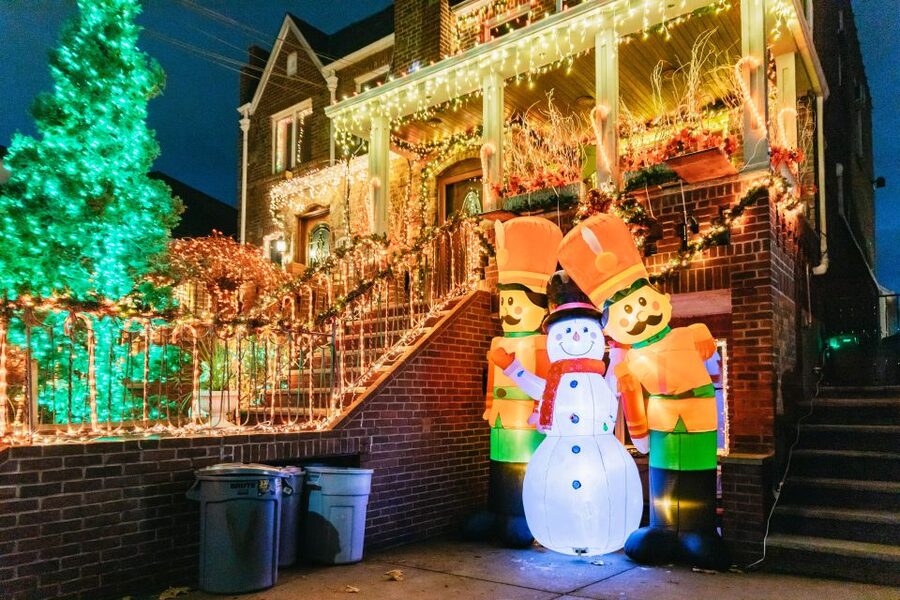 NYC: Dyker Heights Christmas Lights & Skyline View Bus Tour - Dyker Heights: one hour under the lights