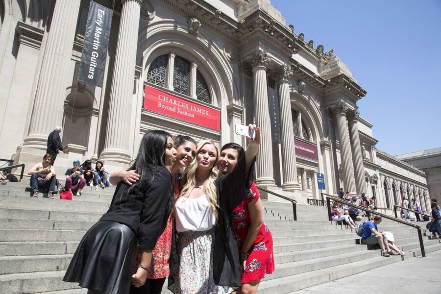 NYC: Gossip Girl Sites Bus Tour - The Empire Hotel and Chuck Bass’ next chapter