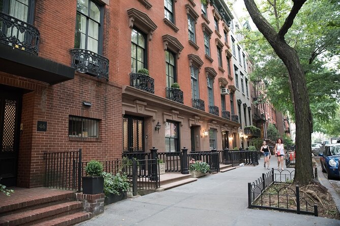 NYC: Greenwich Village Food Tour with 6 Locals Favorites Dishes - Who should book this Greenwich Village tour?