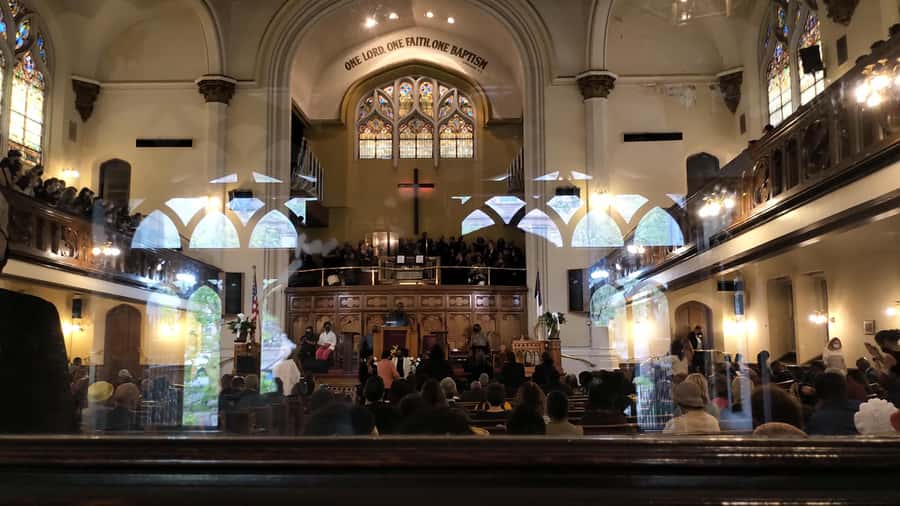 NYC: Harlem Hallelujah! Gospel Wednesday Concert - Inside the church, expect participation