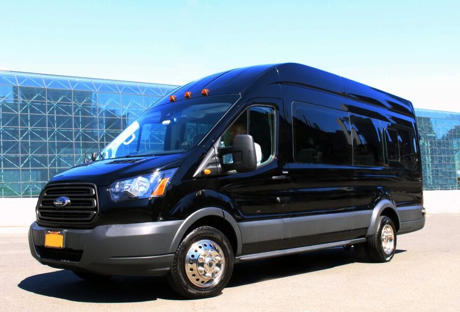 NYC: One-Way Shared Transfer to or from Newark Airport - From Newark to Manhattan: What the Ride Feels Like