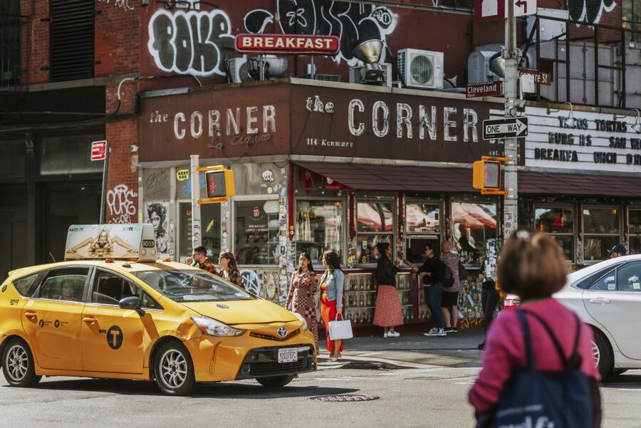 NYC: SoHo, Little Italy, and Chinatown Guided Tour - City Hall Park and the Woolworth Building