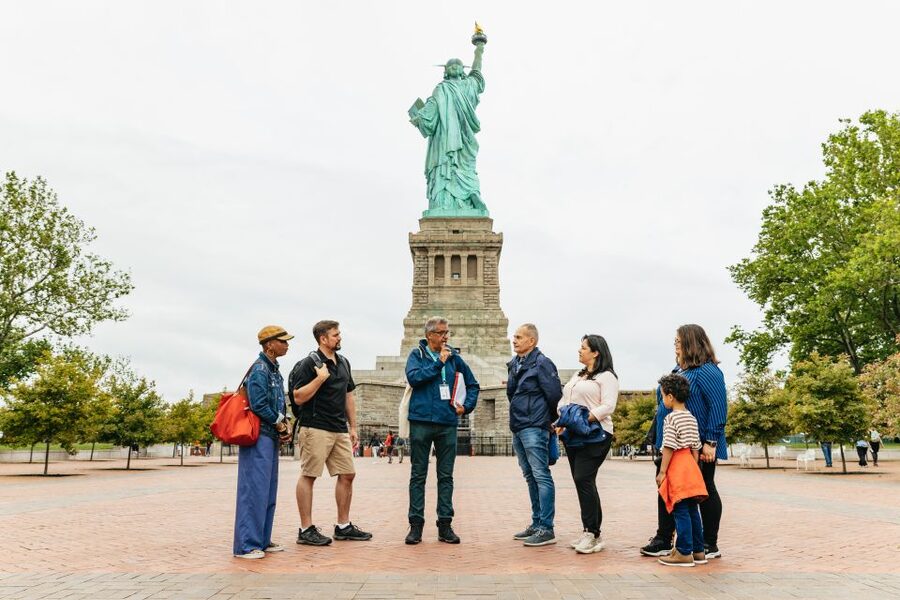 NYC: Statue of Liberty and Ellis Island Guided Tour - Starting at Bowling Green and Castle Clinton