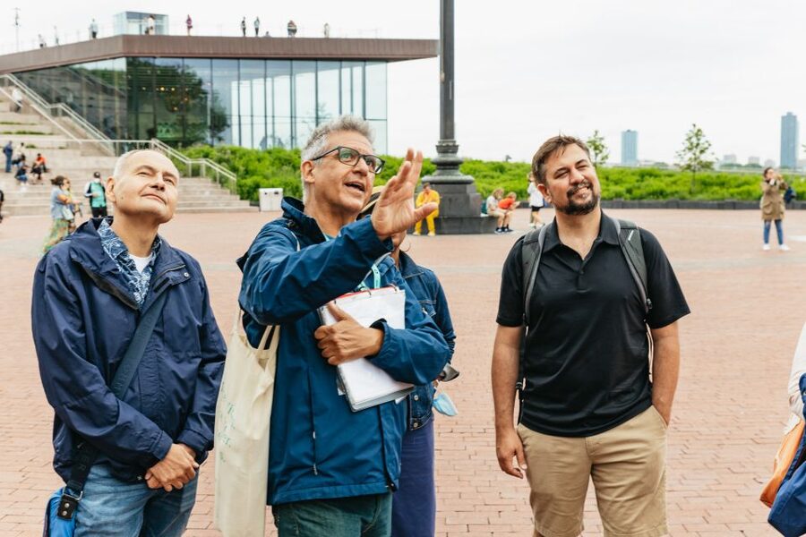 NYC: Statue of Liberty and Ellis Island Guided Tour - How the guides shape the experience