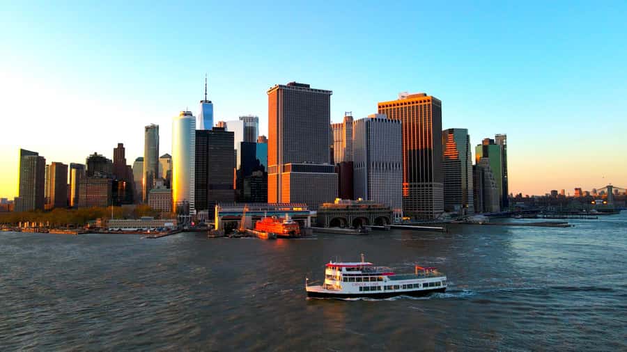 NYC: Statue of Liberty Sunset Cruise Skip-the-Line Ticket - The first stretch: Manhattan opens up behind you