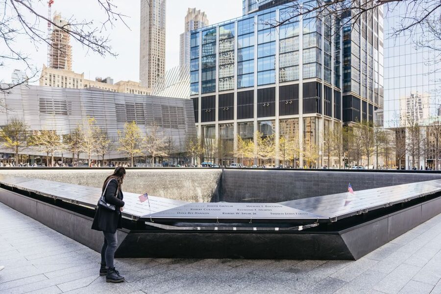 NYC: Wall Street Tour with 9/11 Memorial and Statue Ferry - Key points at a glance