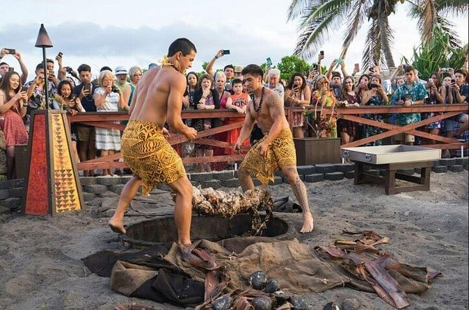 Oahu: Germaine's Luau - Choosing a Package and Calculating the Value