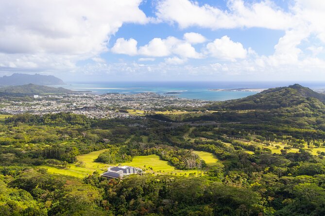 Oahu Grand Circle Island and Haleiwa Tour: 9-Hr Deluxe Experience - Macadamia nuts, coffee, and a taste of local agriculture