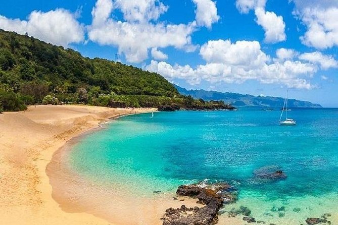Oahu Grand Circle Island Experience from Waikiki - Portuguese pastries and the Hālona coast