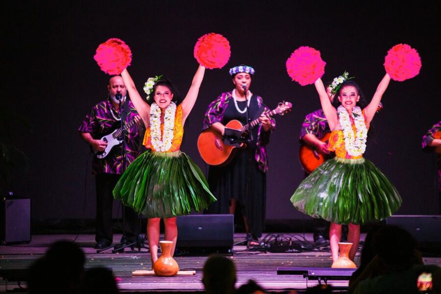 Oahu: Ka Moana Luau Dinner and Show at Aloha Tower - What You Actually Eat at the Buffet