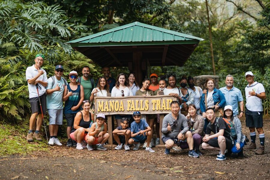 Oahu: Manoa Falls Waterfall Hike with Lunch and Transfers - Guides who make the short hike more rewarding