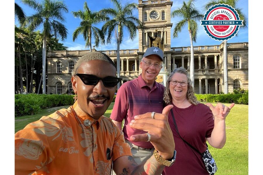 Oahu: Pearl Harbor, Arizona Memorial & Honolulu City Tour - Downtown Honolulu from the tour vehicle