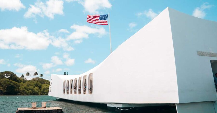 Oahu: Pearl Harbor, USS Arizona, and City Tour - Downtown Honolulu before Pearl Harbor