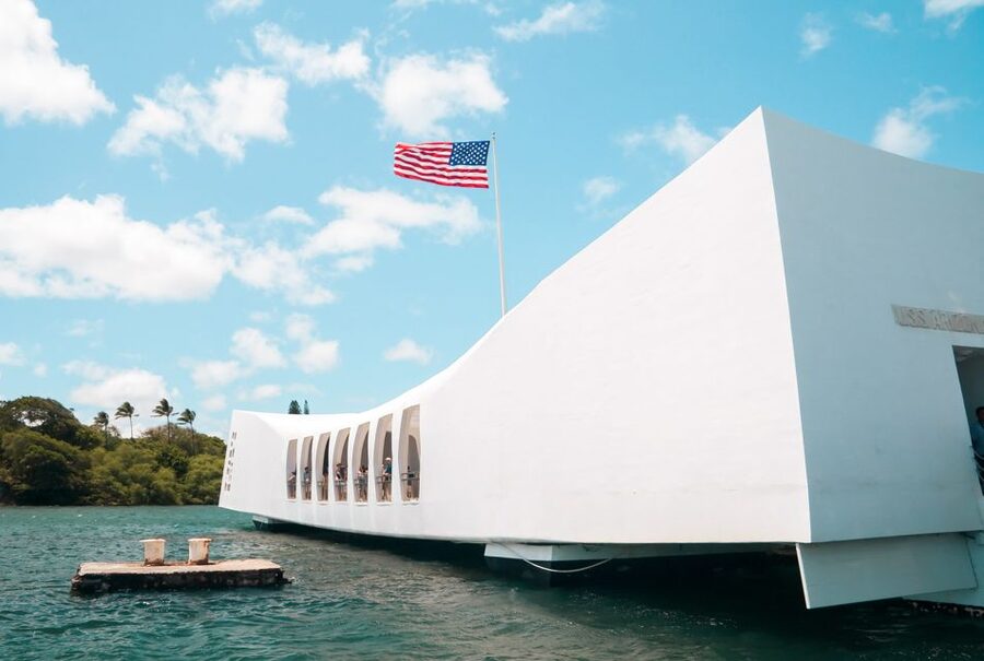 Oahu: Pearl Harbor, USS Arizona, and City Tour - Why the guide can make or break the day