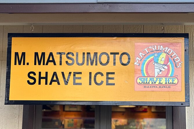 Oahu: Roundtrip Shuttle From Waikiki to Dole Plantation & Haleiwa - A short taste at North Shore Macadamia Nut Company