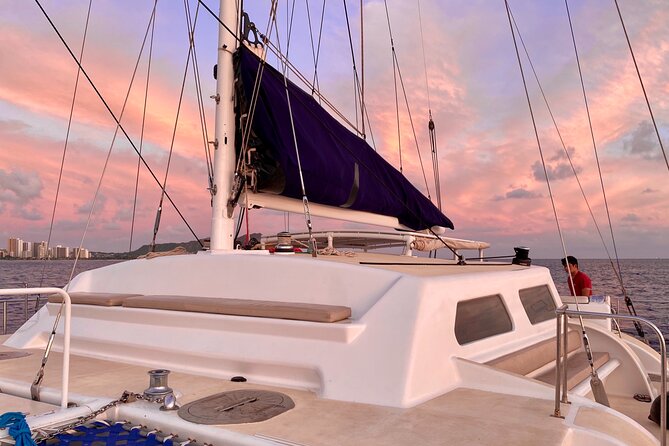 Oahu's Waikiki Coast: Moana’s Sunset Cocktail Sail - Why This Waikiki Sunset Sail Works So Well