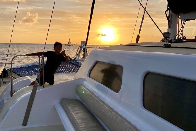 Oahu's Waikiki Coast: Moana’s Sunset Cocktail Sail - Sailing Along Waikiki Toward Diamond Head