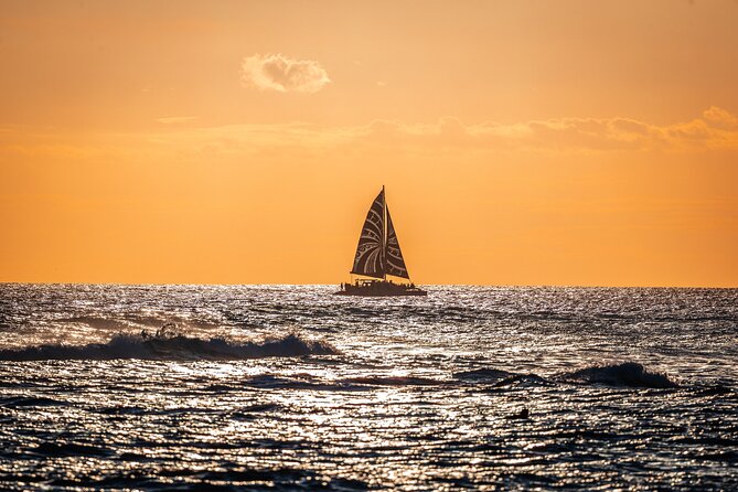 Oahu's Waikiki Coast: Moana’s Sunset Cocktail Sail - Weather, Waves, and the Limits of a Sunset Cruise