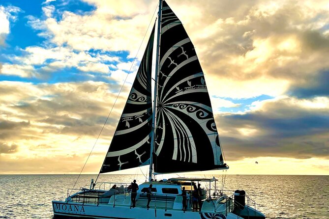 Oahu's Waikiki Coast: Moana’s Sunset Cocktail Sail - The Moana Catamaran and the Barefoot Setup