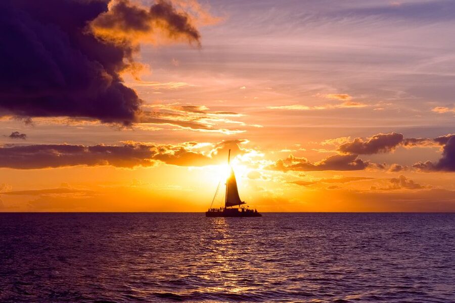 Oahu: Waikiki Sunset Catamaran Cocktail Cruise - A 90-minute itinerary without formal stops