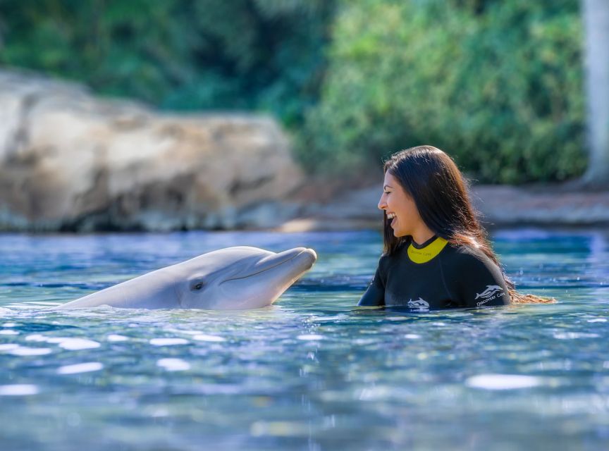 Orlando: Discovery Cove Admission Ticket & Additional Parks - Breakfast first, then the Grand Reef