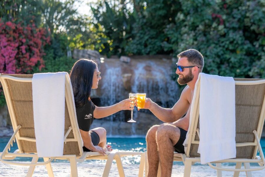 Orlando: Discovery Cove Admission Ticket & Additional Parks - Arriving early at the 6000 Discovery Cove Way entrance