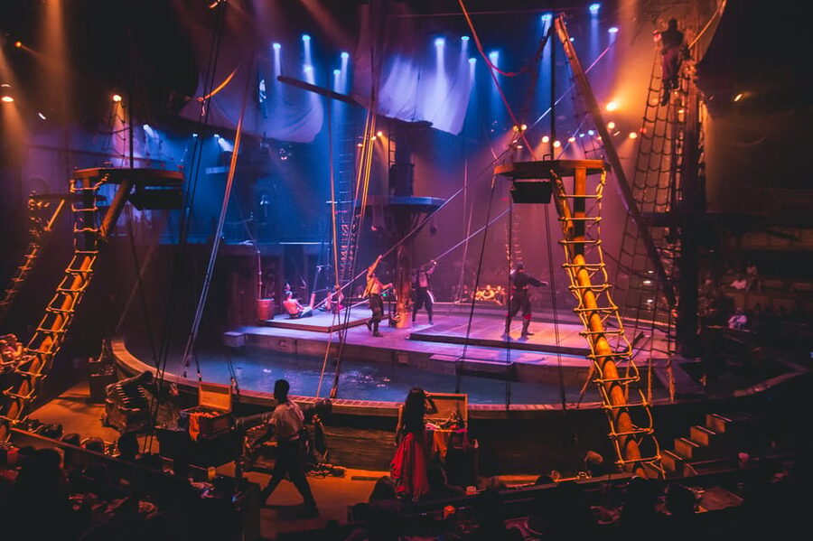 Orlando: Pirates Adventure Dinner Show with Drinks - A pirate story with clear heroes and villains