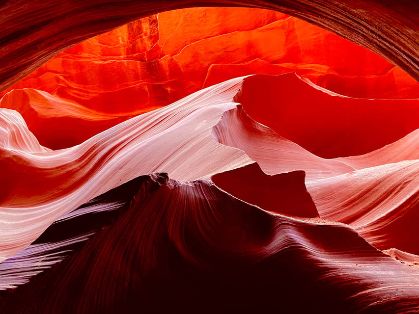 Page: Lower Antelope Canyon Prime-Time Guided Tour - The 10-minute walk and canyon entrance