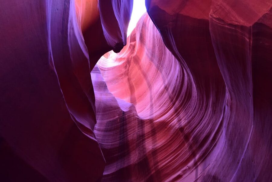 Page: Lower Antelope Canyon Prime-Time Guided Tour - Why the Navajo guide adds real value