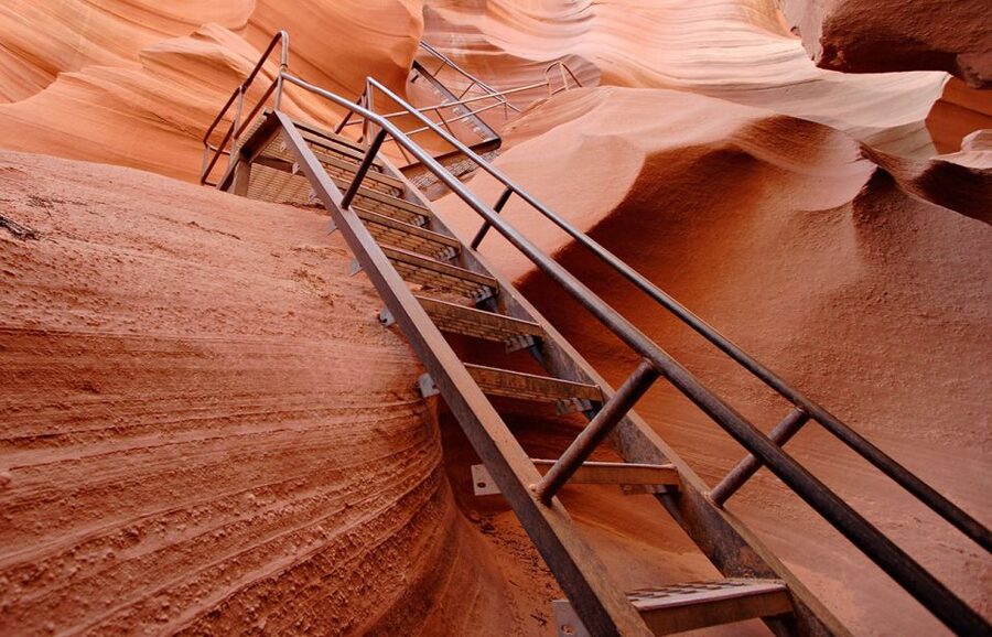 Page: Lower Antelope Canyon Ticket and Guided Hiking Tour - One hour inside Lower Antelope Canyon
