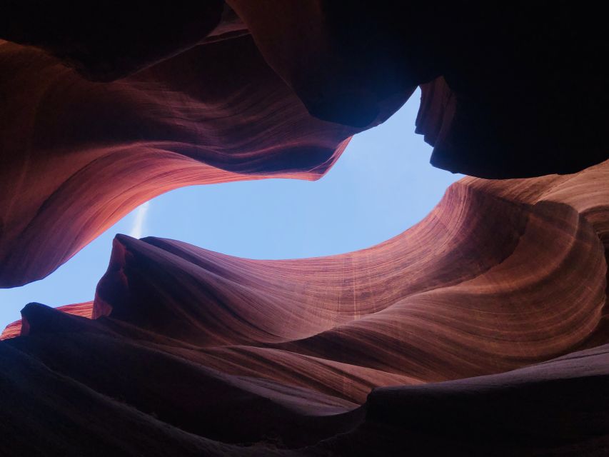 Page: Lower Antelope Canyon Tour with Trained Navajo Guide - The one-hour walk, ladders, and changing viewpoints