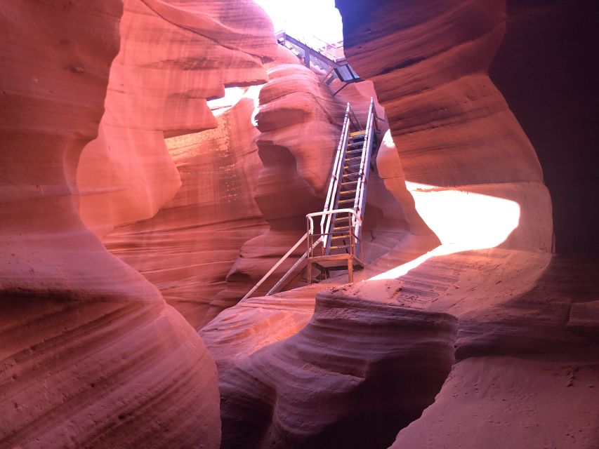 Page: Lower Antelope Canyon Tour with Trained Navajo Guide - Crowds, pace, and the price of a short tour
