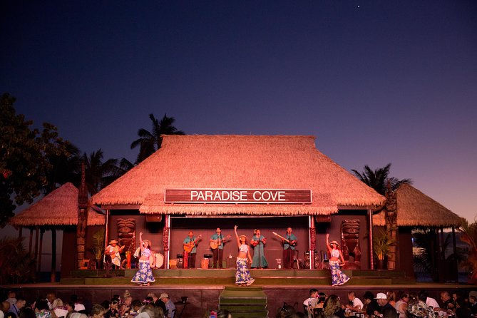 Paradise Cove Luau - The welcome Mai Tai and opening activities