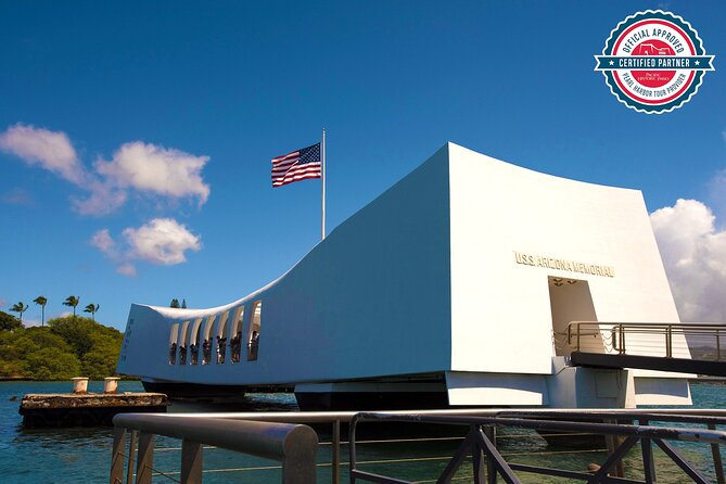 Pearl Harbor City Tour - Entering the Pearl Harbor National Memorial