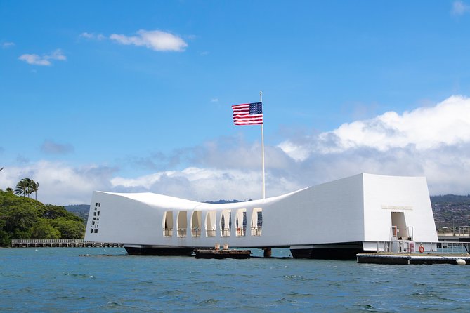 Pearl Harbor USS Arizona Memorial and Honolulu City Tour - Pearl Harbor Visitor Center: a serious start to the day