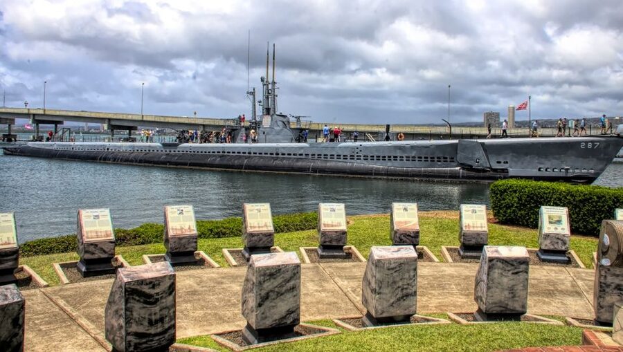 Pearl Harbor: USS Arizona Memorial & Battleship Missouri - The drive back includes historic Honolulu