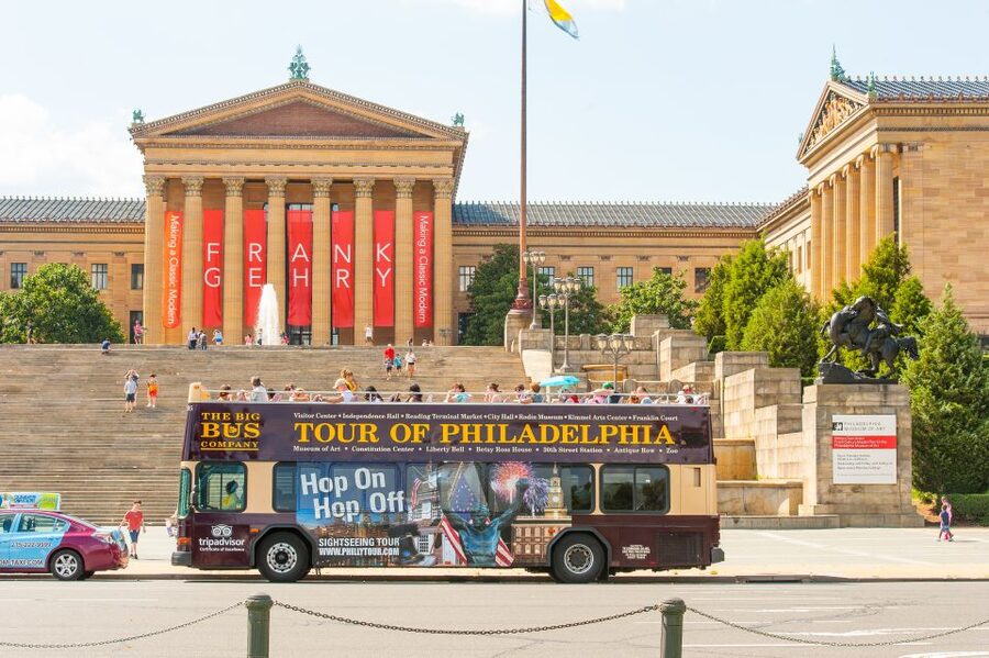 Philadelphia: Double-Decker Sightseeing Bus Tour - City Hall, Love Park, and the Benjamin Franklin Parkway