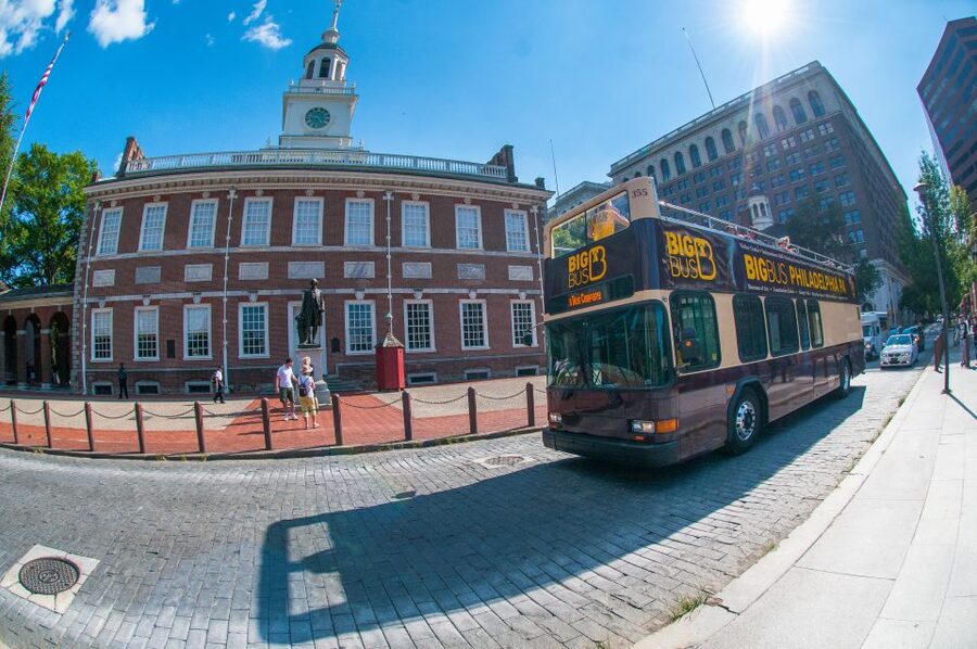 Philadelphia: Double-Decker Sightseeing Bus Tour - What the commentary adds