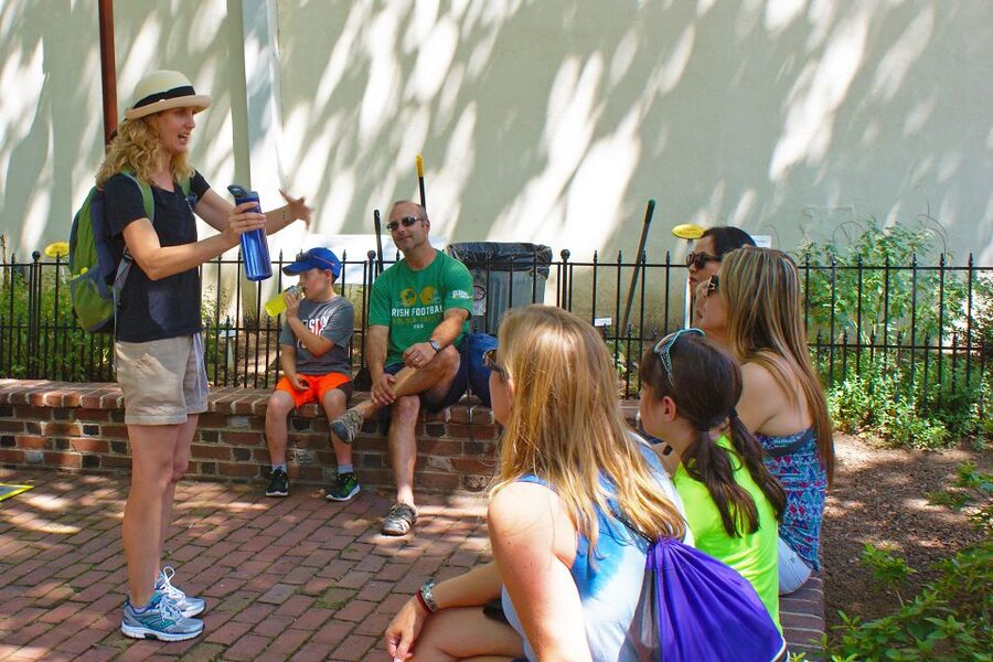 Philadelphia: History, Highlights & Revolution Walking Tour - Betsy Ross House and the flag story