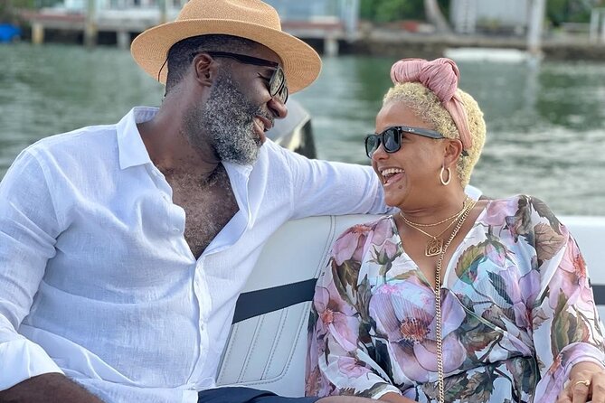 Private Boat Ride in Miami with Experienced Captain and Champagne - The optional Miami sandbar experience