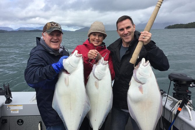 Private Fishing Charter in Ketchikan - Fishing for salmon and halibut in changing conditions