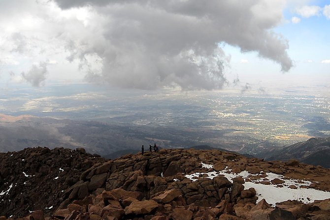 Private Pikes Peak Country And Garden of the Gods Tour from Denver - Manitou Springs after the summit