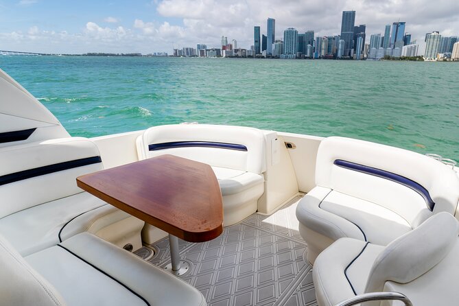 Private tour for 12 people on a 40 ft Yacht, Ft Lauderdale bay - Setting out from Bahia Mar