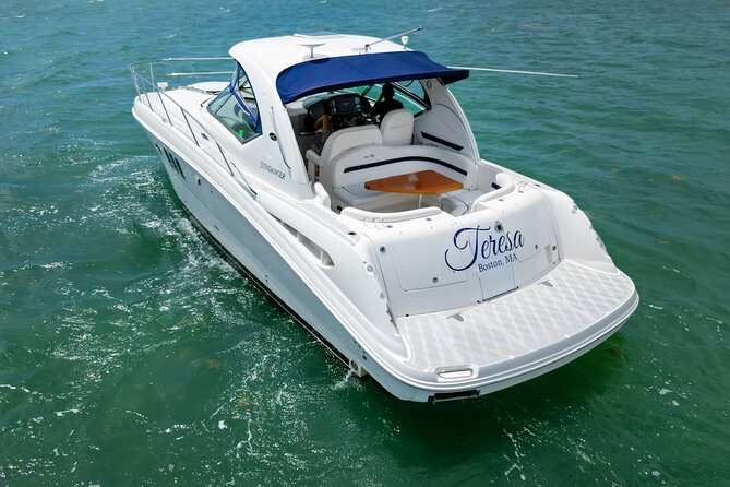 Private tour for 12 people on a 40 ft Yacht, Ft Lauderdale bay - Four hours: the best balance for most groups